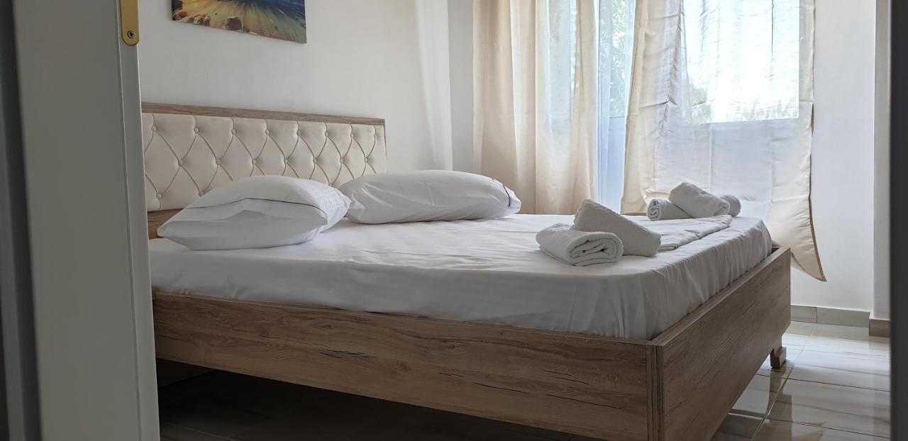 Redsun Apartment Vlorë Esterno foto