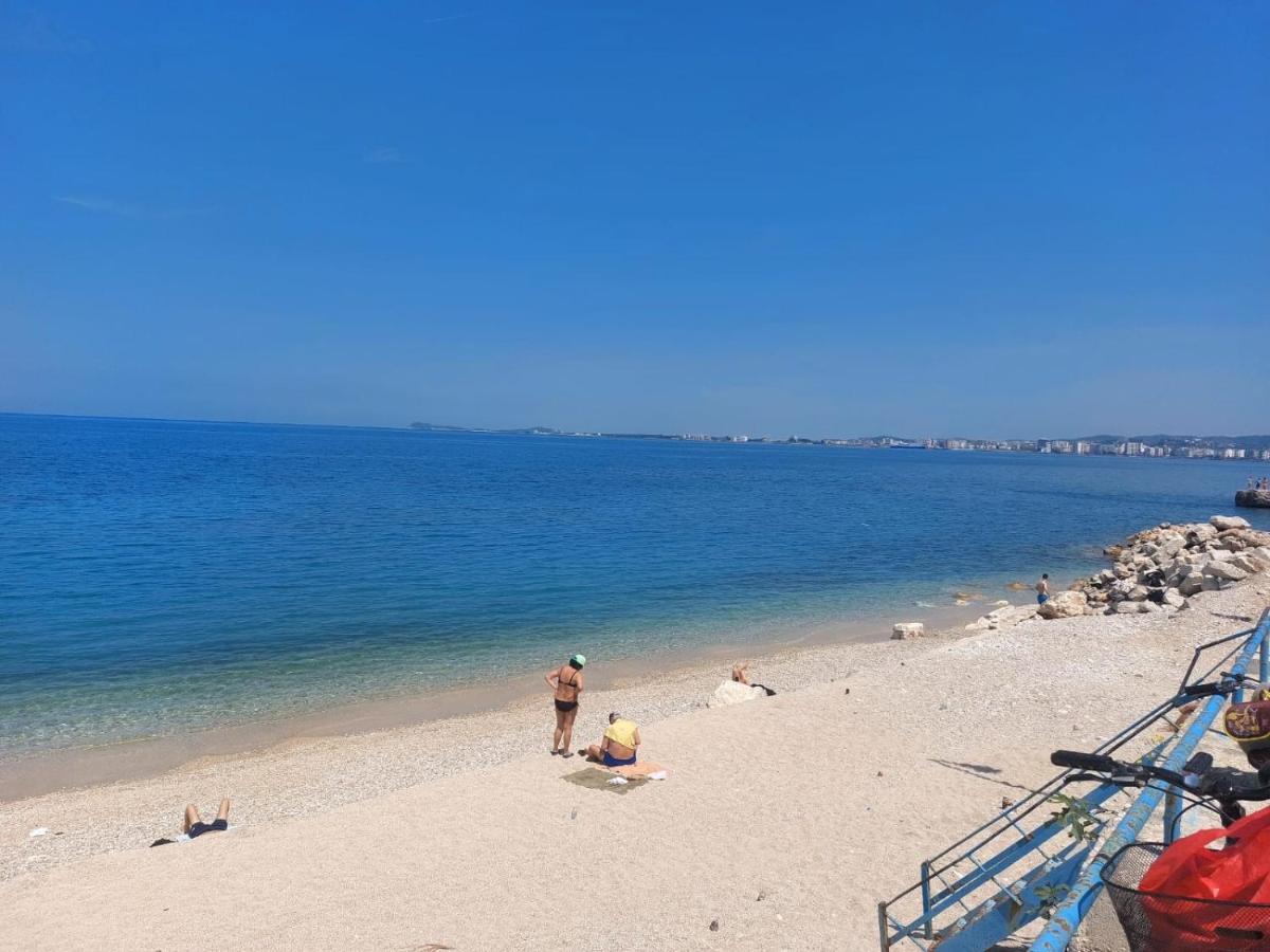 Redsun Apartment Vlorë Esterno foto