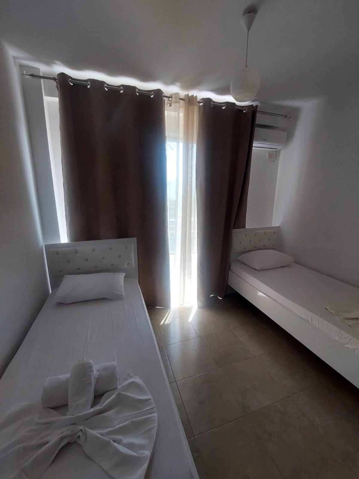 Redsun Apartment Vlorë Esterno foto