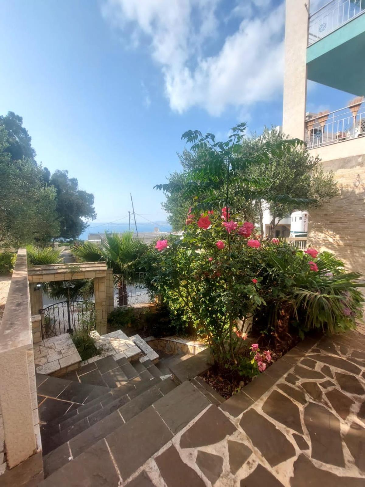 Redsun Apartment Vlorë Esterno foto